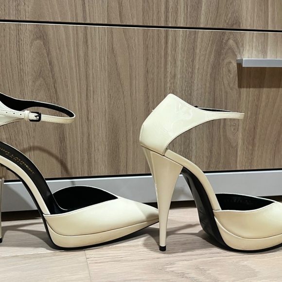 YSL Saint Laurent patent leather D’orsay pumps, color- cream, size- 37 - Picture 3 of 5